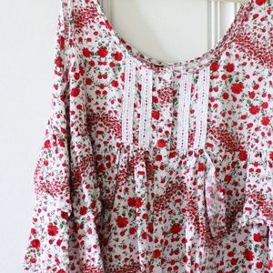 H&M Divided Size 6 Rose Crop Top